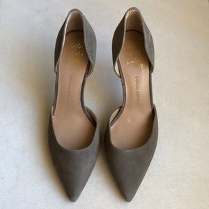 Banana Republic like New suede shoes
